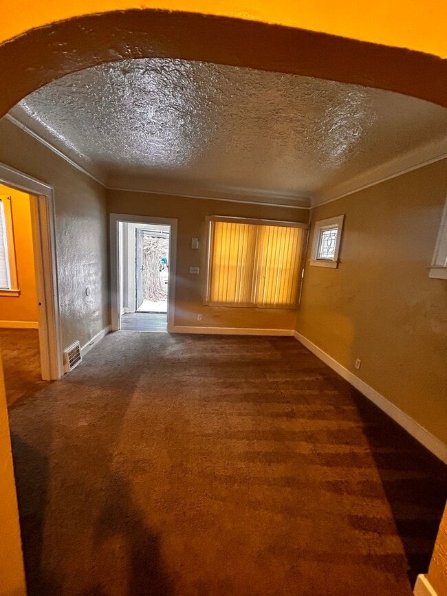 Building Photo - 3-bedroom located on Detroit's East side!