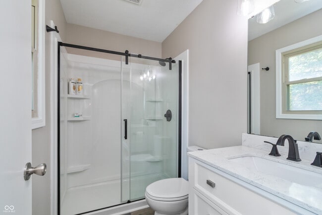 Building Photo - 110 1st St SE