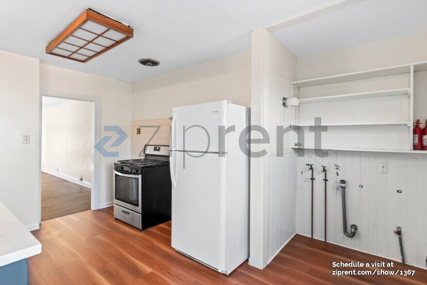 Building Photo - 1051 Stannage Ave