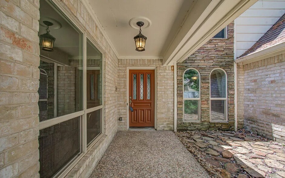 Building Photo - 9543 Enstone Cir