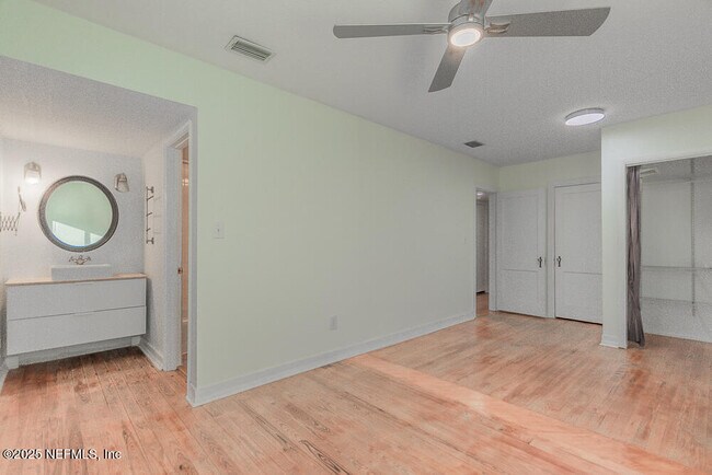 Building Photo - 3620 Myra St