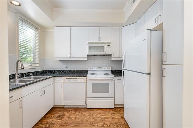 Building Photo - 4040 Avondale Ave