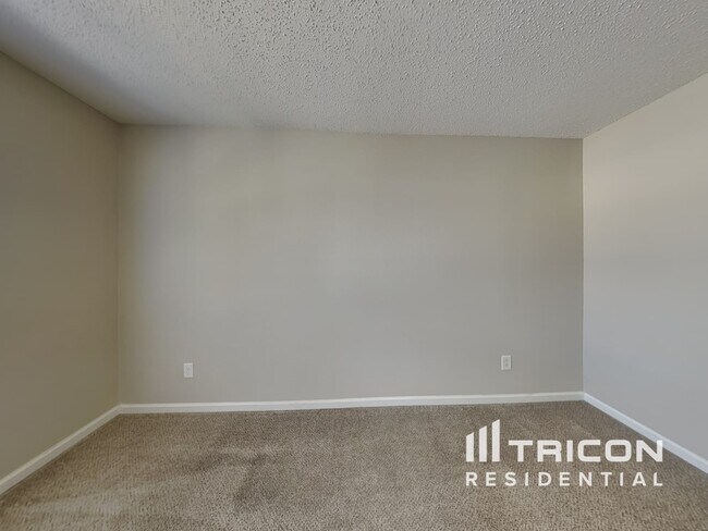 Building Photo - 7237 Kimble Dr