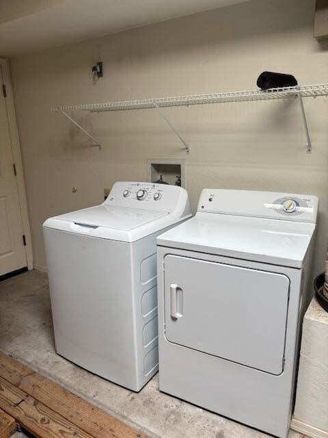 Building Photo - 17422 Flat Rock Dr