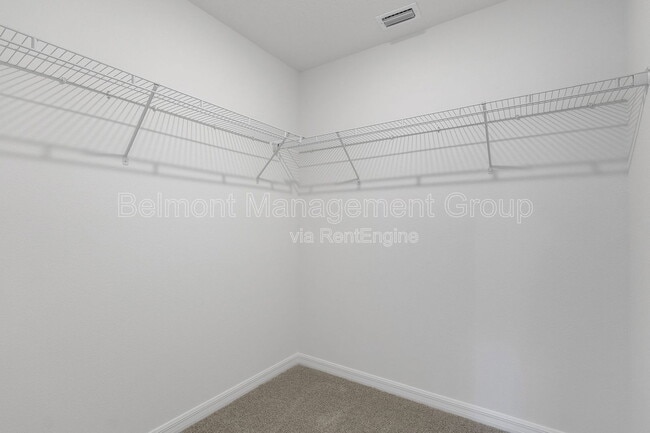 Building Photo - 1122 Bradford Pk Dr