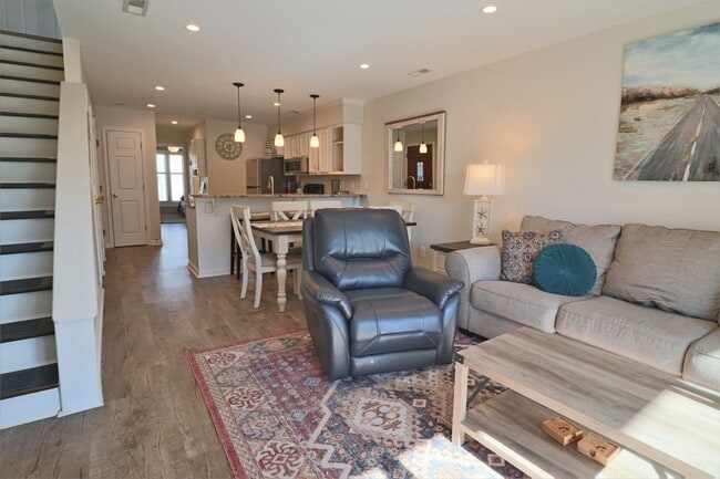 Building Photo - OFF SEASON RENTAL- Turtle Cove Community