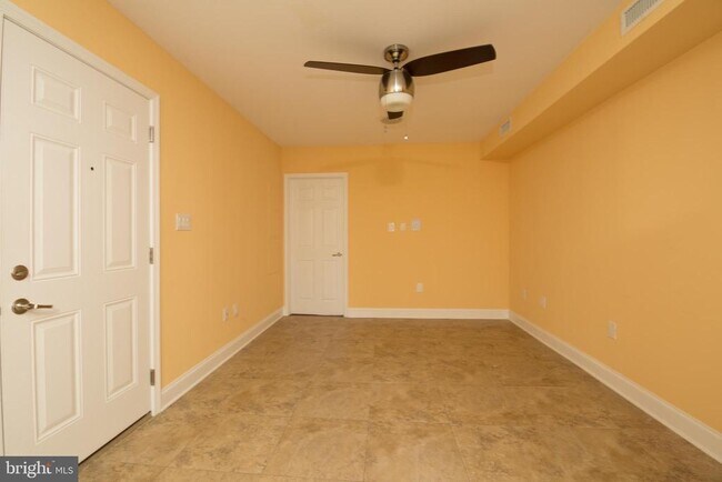 Building Photo - 246 S 22nd St