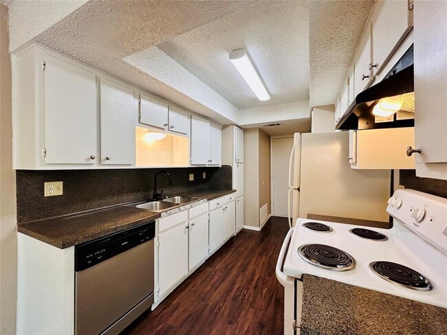 Building Photo - 1507 No Mor Cove