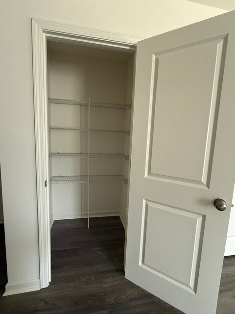 Building Photo - 2429 Brookville Dr