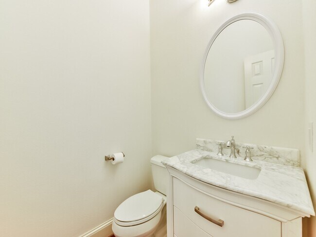 Building Photo - 166 E Capstone Cir