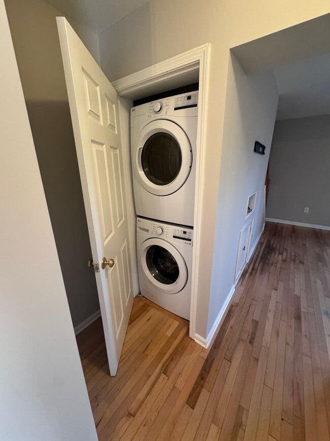 Building Photo - 3 Bedroom Townhouse in New Market