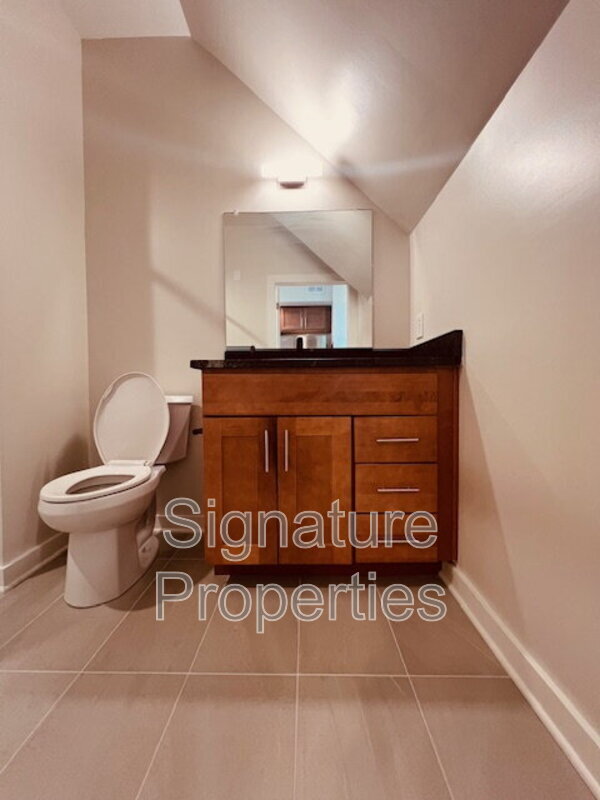 Building Photo - 712 High St