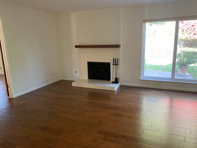 Living room fireplace - 5474 Berkeley Rd