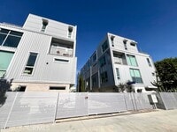 Building Photo - 6016 W Beachwood Ln