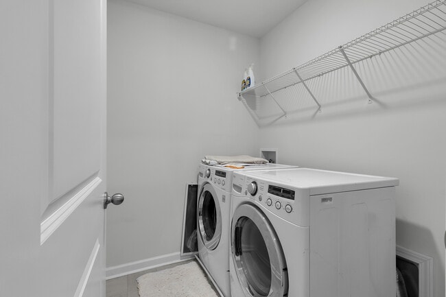 Building Photo - 1011 Yellowwood Aly