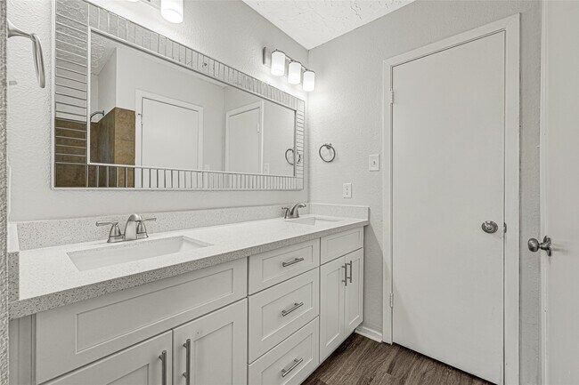 Building Photo - 8402 Bird Meadow Ln