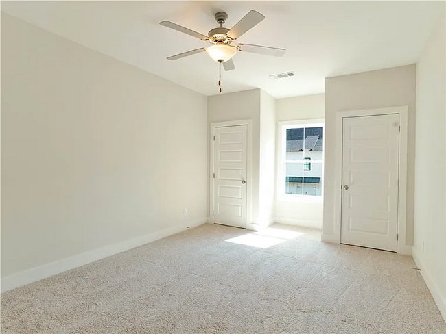 Building Photo - Owen's Crossing Townhome