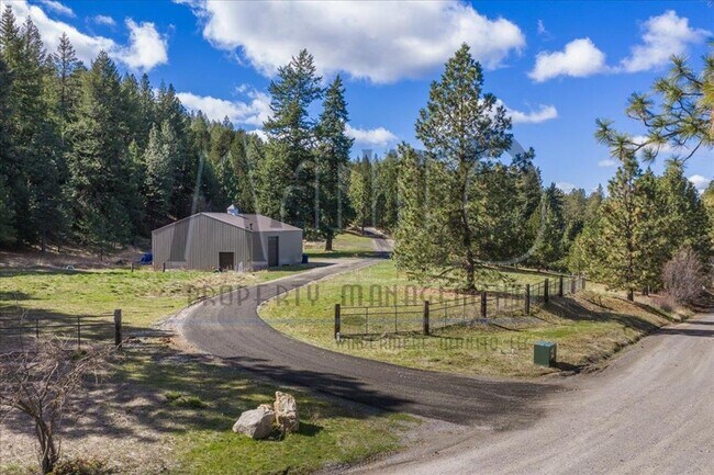 Building Photo - 5724 E Corkery Rd