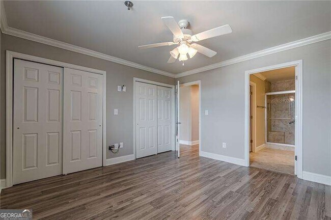 Building Photo - 300 Johnson Ferry Rd