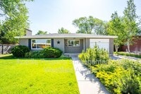 Building Photo - 542 150 E