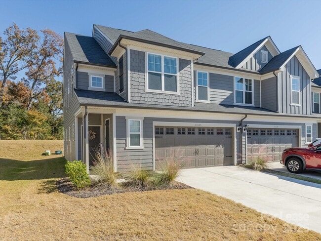 Building Photo - 13124 Rover St