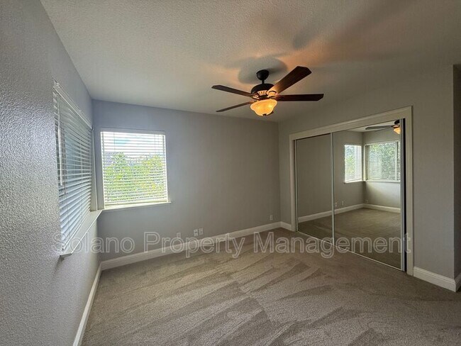 Building Photo - 532 Blarney Cir