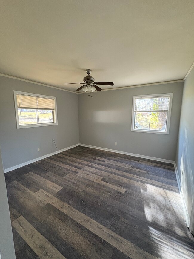 Building Photo - 3648 Thomas Ave