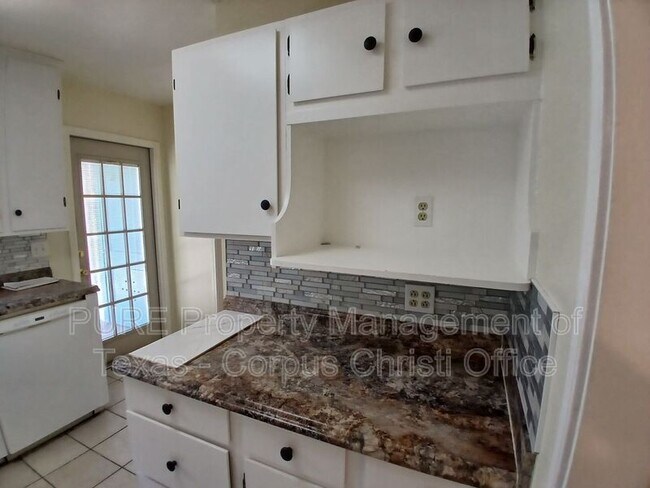 Building Photo - 4701 Prinston Dr