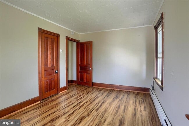 Building Photo - 115 3rd St