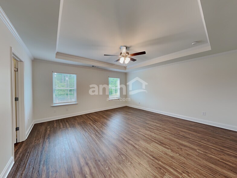 Building Photo - 2018 The Ln NE