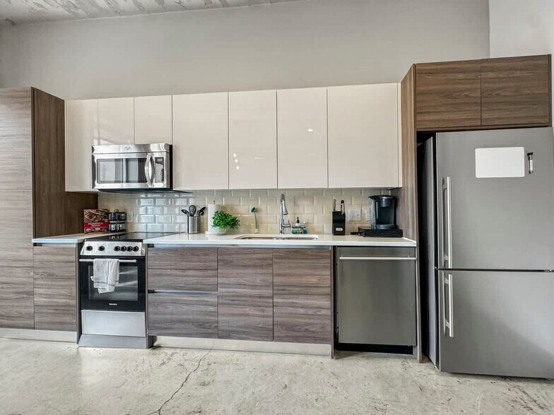 Building Photo - 500 S Ervay St