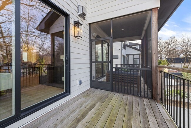 Building Photo - Modern 4-bedroom, 3 bathroom in the heart of Durham