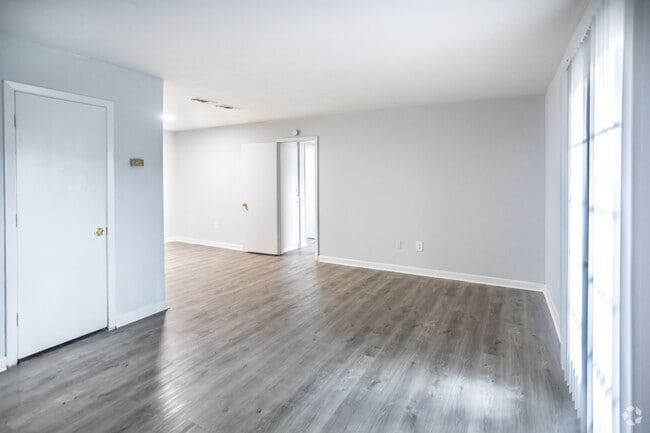 2 BR, 1 BA - 936SF - Forest Ridge Apartments