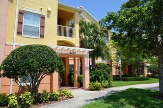Building Photo - Nice 3/2 Condo in Horizons at Vista Lakes ...