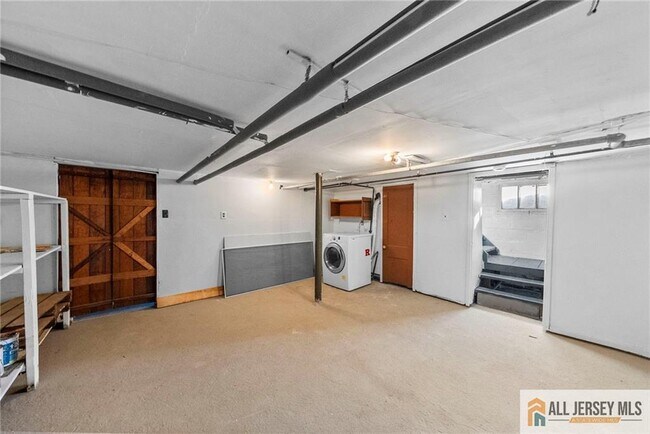 Building Photo - 34 Maple Ave