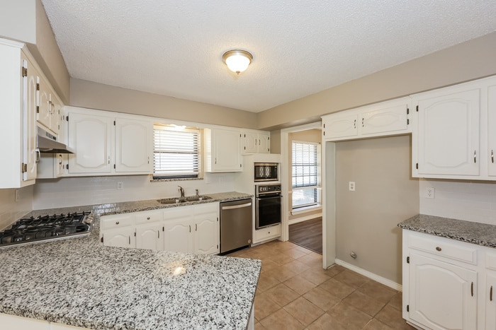 Building Photo - 106 Pueblo Dr