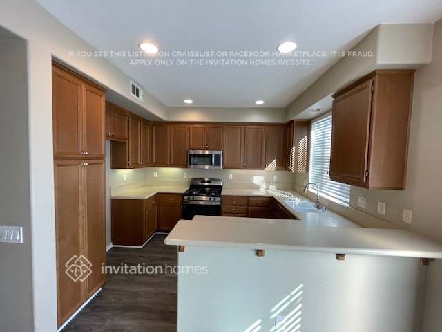 Building Photo - 35870 Crickhowell Ave