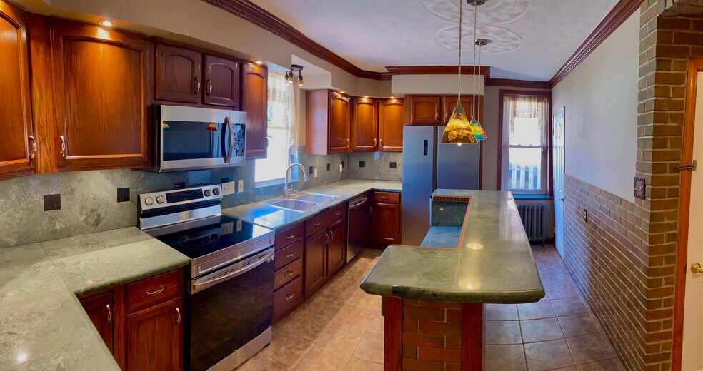 Building Photo - 2223 Noble St