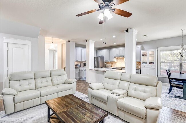 Building Photo - 2500 Charolais Ct