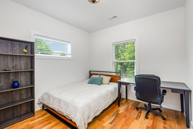 Building Photo - Modern Nations Home | 2 Bed, 2 Bath | 900 ...