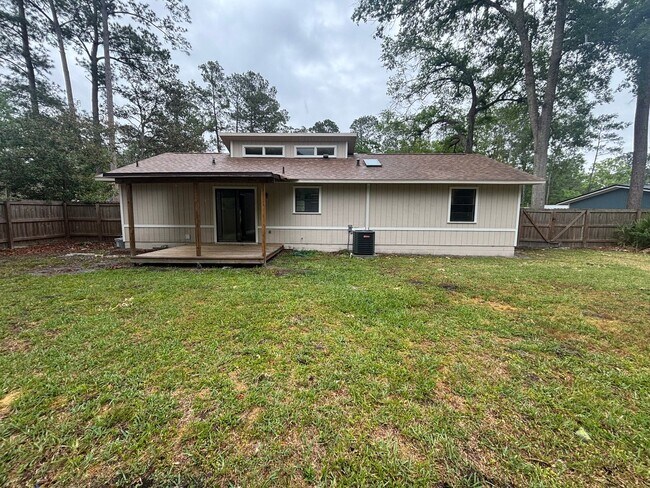 Building Photo - Newly renovated, WOW this will rent quick!