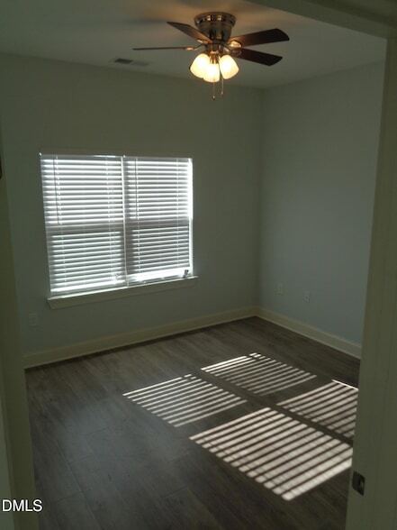 Building Photo - 4021 Blackstone Dr