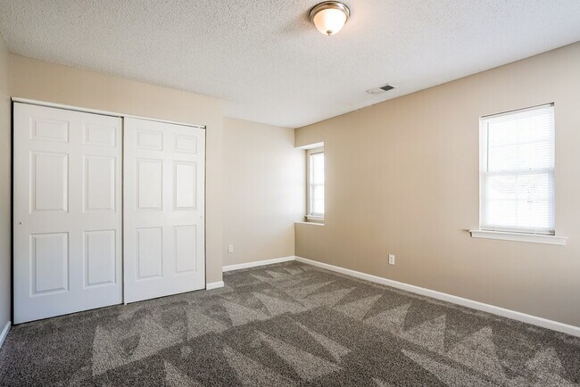 Building Photo - 6011 Paducah Dr