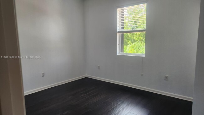 Building Photo - 25309 SW 118 Ct