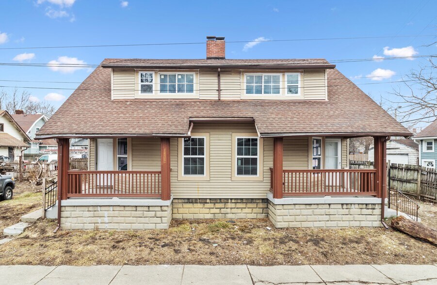 Building Photo - 3312 E 9th St