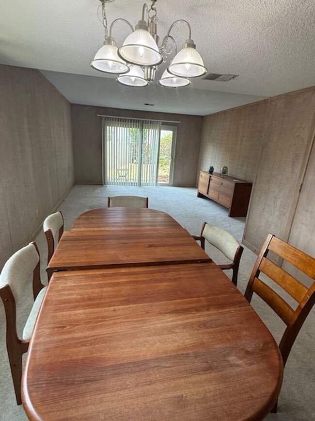 Building Photo - 2 Bedroom / 2 Bathroom @ Surf Court