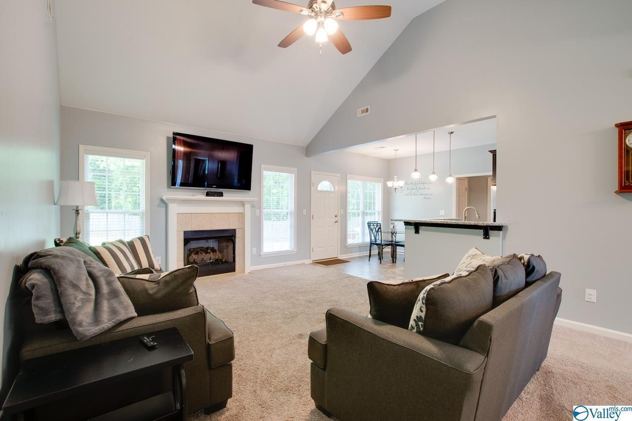 Building Photo - 2401 Ermine Dr