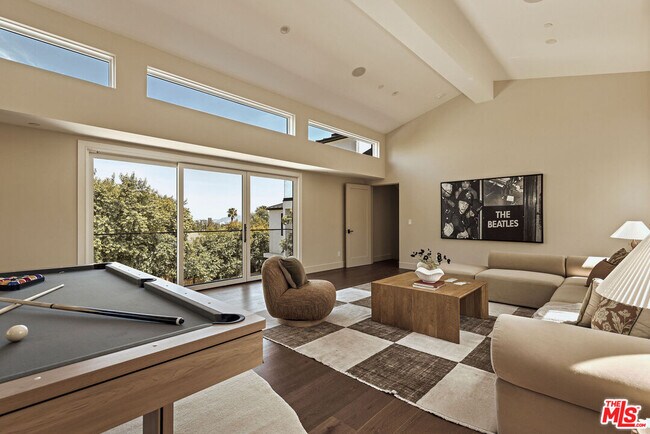 Building Photo - 16838 Oak View Dr