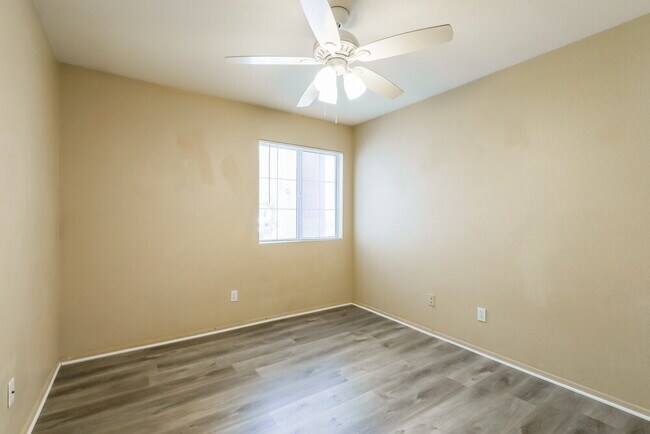 Building Photo - 7519 W Summer Sky Dr