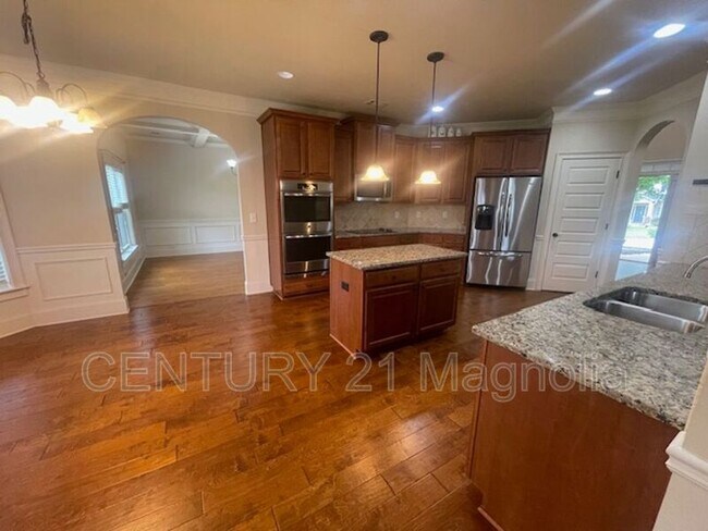 Building Photo - 2457 Sunflower Dr